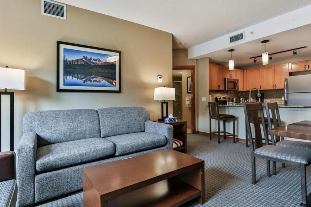 B&B Falcon Crest Lodge 1Br 1Pullout Канмор Екстериор снимка