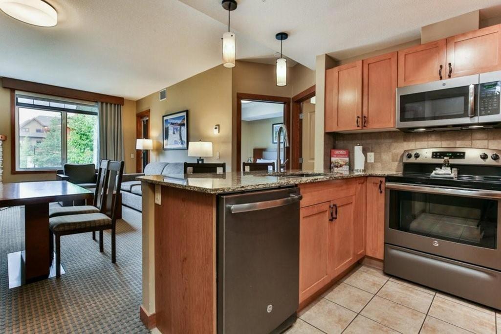 B&B Falcon Crest Lodge 1Br 1Pullout Канмор Екстериор снимка