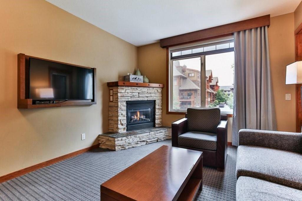 B&B Falcon Crest Lodge 1Br 1Pullout Канмор Екстериор снимка