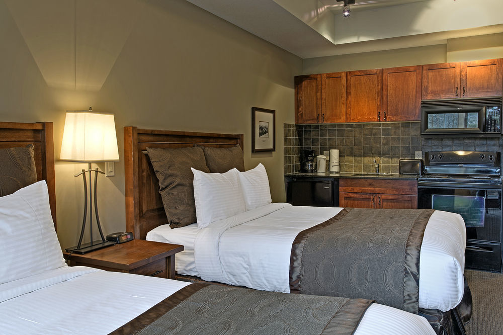 B&B Falcon Crest Lodge 1Br 1Pullout Канмор Екстериор снимка