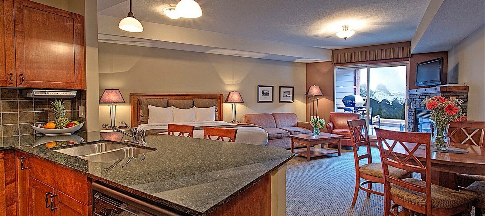 B&B Falcon Crest Lodge 1Br 1Pullout Канмор Екстериор снимка