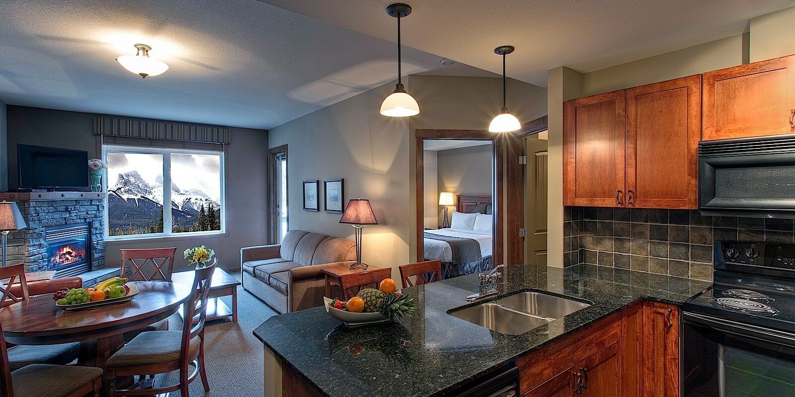 B&B Falcon Crest Lodge 1Br 1Pullout Канмор Екстериор снимка